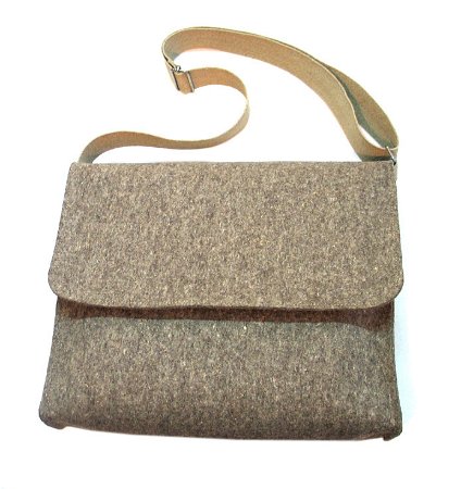 011_SAFE_QIZ17_Schultertasche_Wollfilz Nature_9872